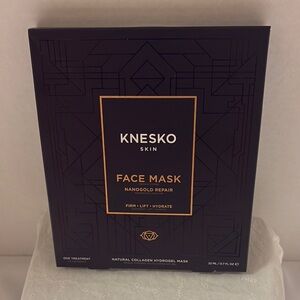 Black and Gold Skincare Mask